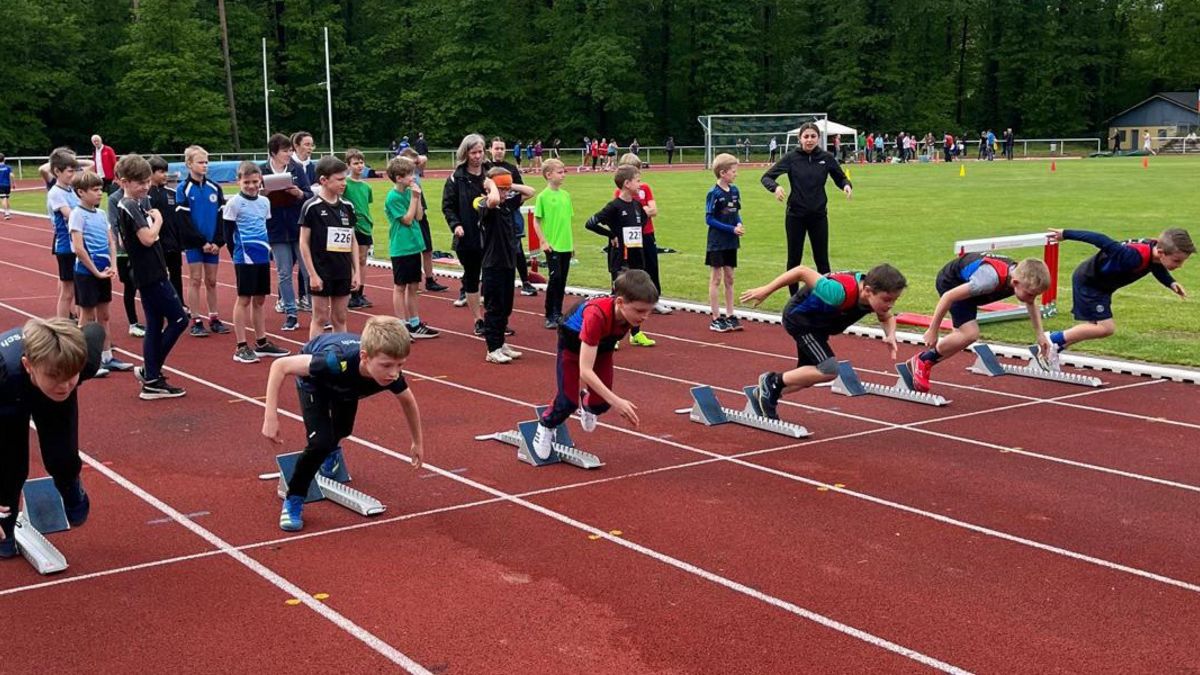 Bei den Titelkämpfen des Leichtathletikkreis Bergstraße ermitteln am Samstag die Altersklassen U12 und älter ihre Besten im Lorscher Olympiastadion - wie im Vorjahr die Schüler M10 im 50-Meter-Sprint. (Foto: Kerstin Sonnabend)
